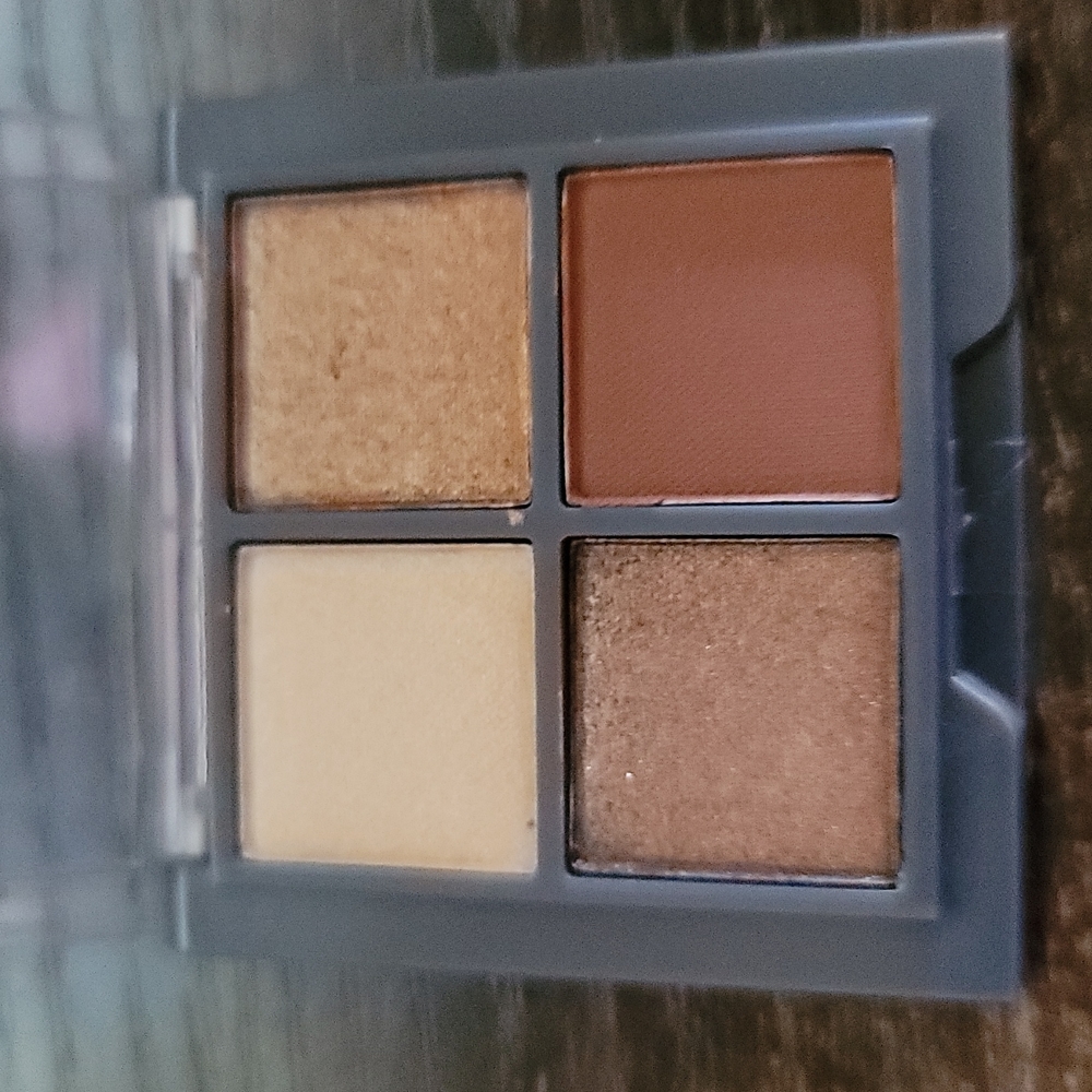 Eyeshadow - Picture 2 of 2